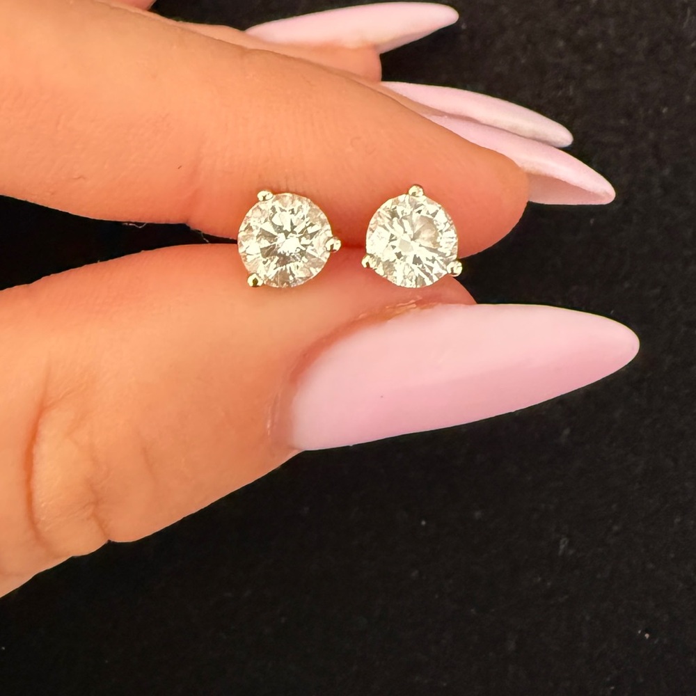 0.83 ct GIA-Certified Round Brilliant Diamond stads– G/VS2